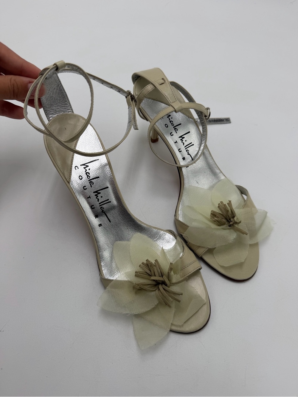 Nicole Miller Couture Italy Leather Floral Ankle Strap Heels light green 5.5 Y2K